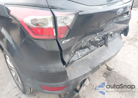 2018 Ford Escape Titanium из США, поврежденный, VIN 1FMCU9J97JUA34641